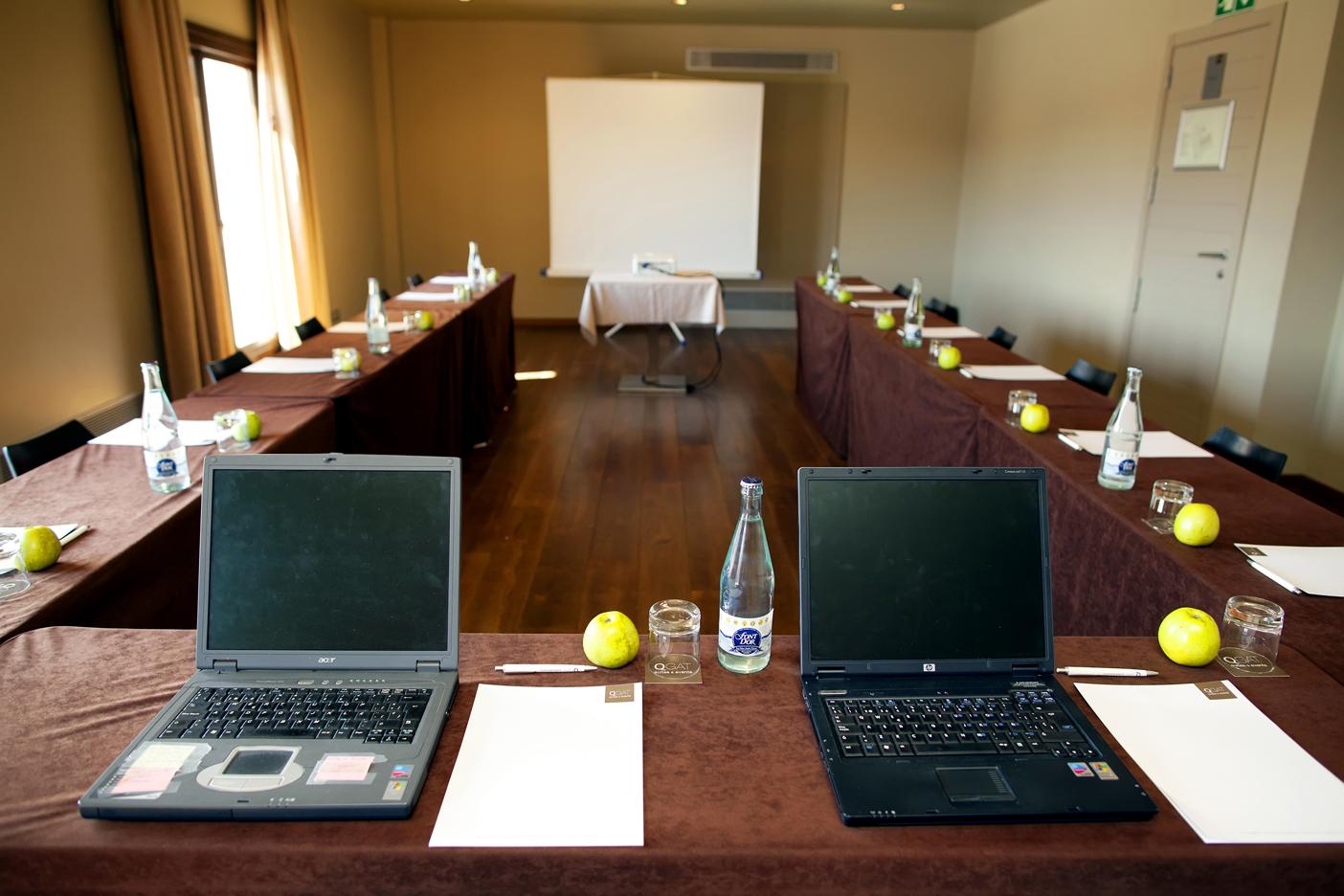 Hotel Qgat Restaurant Events & 4*